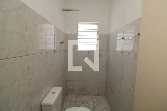 Banheiro de casa para alugar com 1 quarto, 45m² em Jardim Vila Formosa, São Paulo