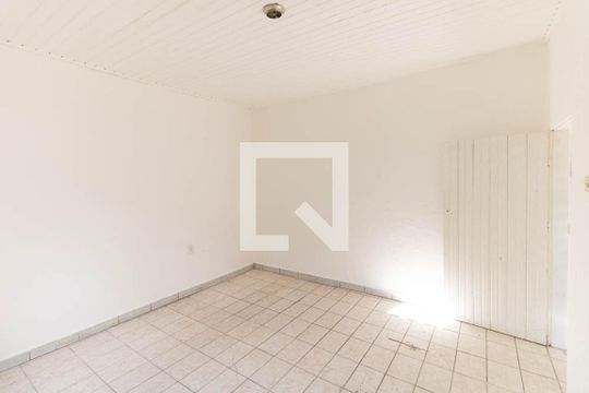Sala/Quarto de casa para alugar com 1 quarto, 25m² em Jardim Maria Estela, São Paulo