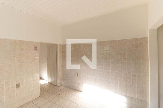 Cozinha de casa para alugar com 1 quarto, 25m² em Jardim Maria Estela, São Paulo