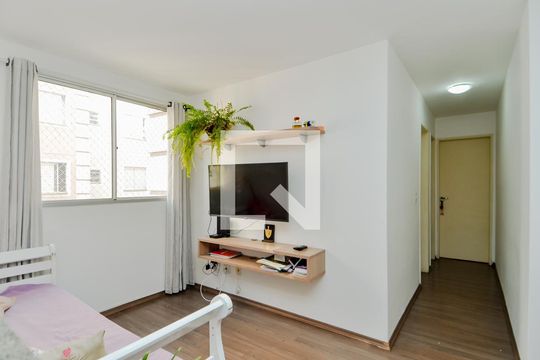 Sala de apartamento para alugar com 2 quartos, 45m² em Centro, Guarulhos