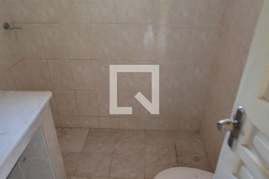 Banheiro de casa de condomínio à venda com 2 quartos, 130m² em Taquara, Rio de Janeiro
