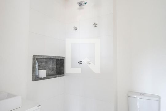 Banheiro social de apartamento para alugar com 2 quartos, 43m² em Vila Matilde, São Paulo