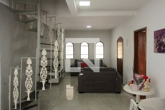 Sala de casa à venda com 3 quartos, 220m² em Vila Ema, São Paulo