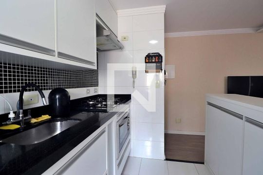 Cozinha de apartamento à venda com 2 quartos, 57m² em Vila Valparaiso, Santo André