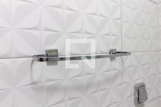 Detalhe do banheiro de casa à venda com 3 quartos, 250m² em Vila Ré, São Paulo