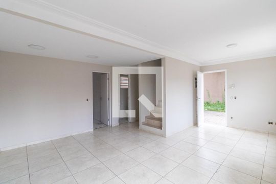 Casa para alugar com 3 quartos, 127m² em Cidade Intercap, Taboão da Serra