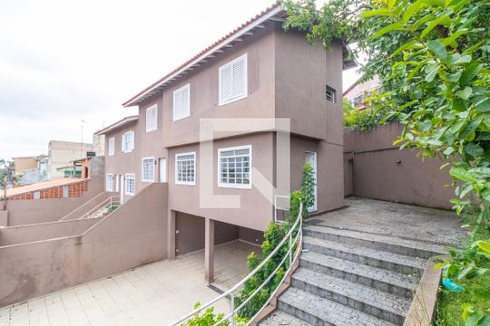 Fachada de casa para alugar com 3 quartos, 127m² em Cidade Intercap, Taboão da Serra