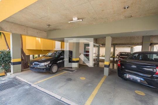 Garagem de apartamento à venda com 2 quartos, 75m² em Padre Eustáquio, Belo Horizonte