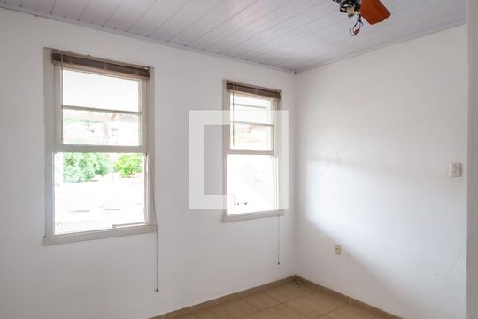 Quarto 1 de casa à venda com 4 quartos, 182m² em Medianeira, Porto Alegre
