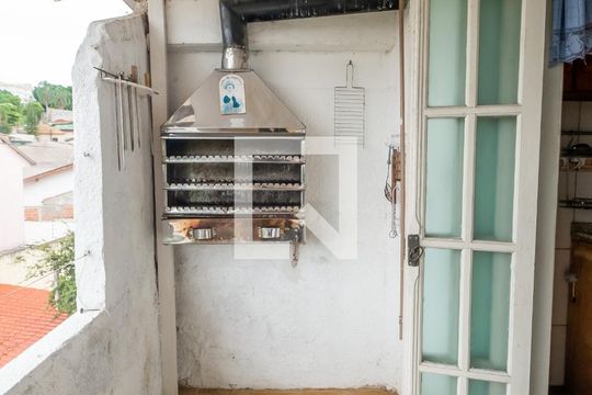 Área de Serviço de casa à venda com 4 quartos, 182m² em Medianeira, Porto Alegre