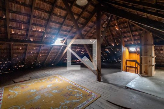 Sótão de casa à venda com 4 quartos, 182m² em Medianeira, Porto Alegre