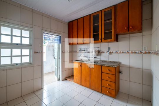 Cozinha de casa à venda com 4 quartos, 182m² em Medianeira, Porto Alegre