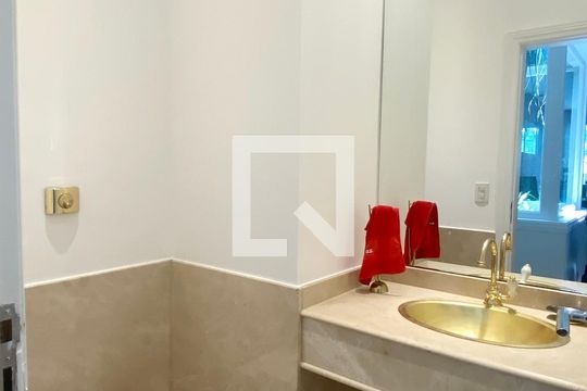 Lavabo de casa de condomínio para alugar com 3 quartos, 450m² em Alphaville, Santana de Parnaíba