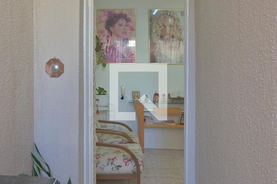 Casa fundos - entrada de casa à venda com 5 quartos, 153m² em Vila Industrial, Campinas