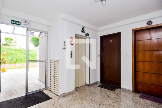 Hall Social de apartamento para alugar com 2 quartos, 52m² em Picanço, Guarulhos