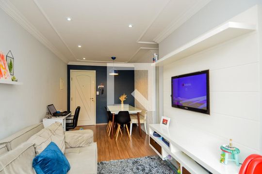 Sala de apartamento para alugar com 2 quartos, 52m² em Picanço, Guarulhos