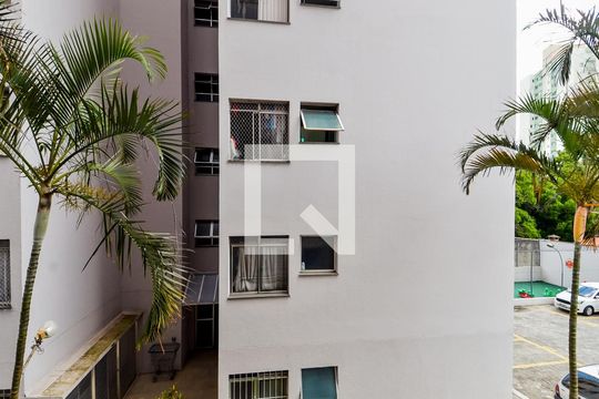 Vista da Área de Serviço de apartamento para alugar com 2 quartos, 52m² em Picanço, Guarulhos