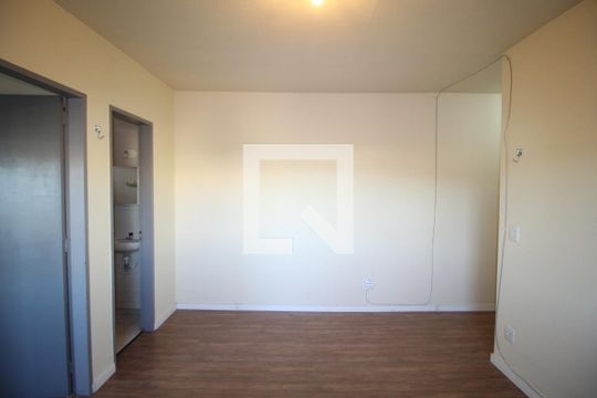 Sala de apartamento para alugar com 1 quarto, 44m² em Morro Santana, Porto Alegre