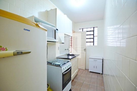 Cozinha de apartamento para alugar com 1 quarto, 44m² em Centro Histórico, Porto Alegre