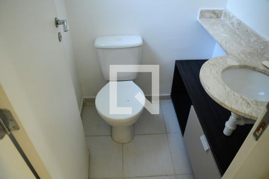 Lavabo de casa de condomínio para alugar com 3 quartos, 103m² em Parque Rincão, Cotia