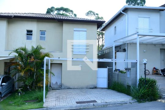 Fachada de casa de condomínio para alugar com 3 quartos, 103m² em Parque Rincão, Cotia