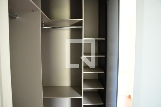 Closet de casa de condomínio para alugar com 3 quartos, 103m² em Parque Rincão, Cotia