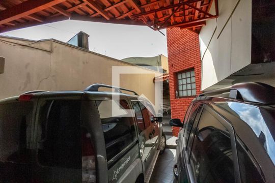 Garagem de casa à venda com 4 quartos, 280m² em Vila Caminho do Mar, São Bernardo do Campo