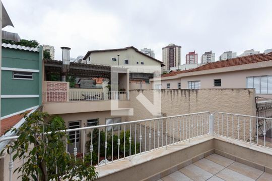 Varanda de casa à venda com 3 quartos, 220m² em Vila Gumercindo, São Paulo