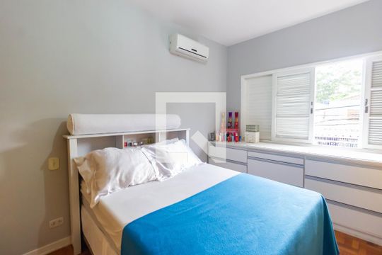 Suíte de casa à venda com 3 quartos, 154m² em Jardim Peri Peri, São Paulo