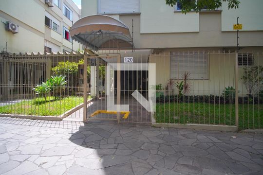 Fachada  de apartamento à venda com 2 quartos, 64m² em Bom Jesus, Porto Alegre