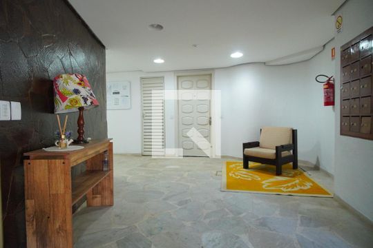 Hall de entrada de apartamento à venda com 2 quartos, 64m² em Bom Jesus, Porto Alegre