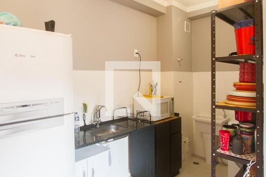 Cozinha de apartamento à venda com 2 quartos, 48m² em Santo Amaro, São Paulo