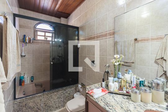Banheiro Suíte (segundo andar) de casa à venda com 3 quartos, 190m² em Vila Isabel, Rio de Janeiro