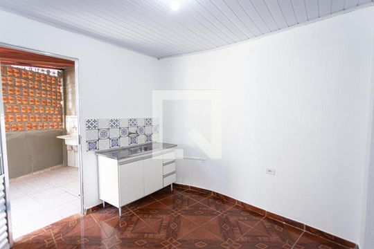 Cozinha de casa para alugar com 1 quarto, 55m² em Jardim Monte Alegre (zona Norte), São Paulo