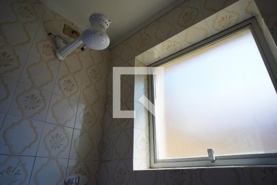 Banheiro de apartamento à venda com 2 quartos, 66m² em Jardim Botânico, Porto Alegre