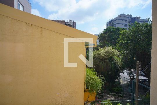 Sala - Vista de apartamento à venda com 2 quartos, 66m² em Jardim Botânico, Porto Alegre