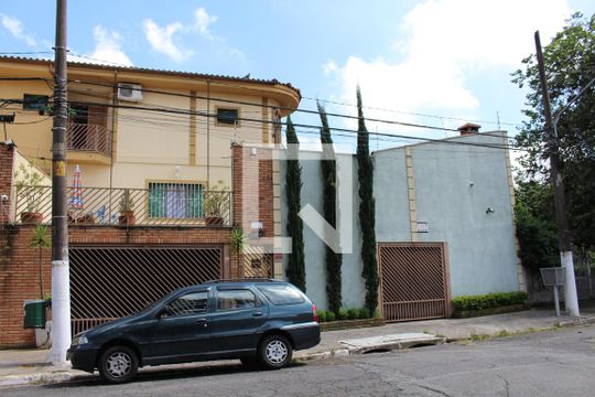 Fachada de casa à venda com 2 quartos, 120m² em Vila Pereira Barreto, São Paulo