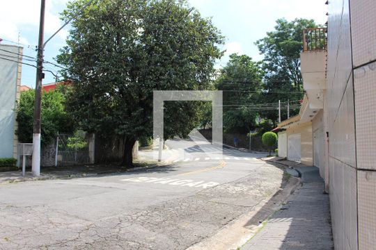 Vista da Rua de casa à venda com 2 quartos, 120m² em Vila Pereira Barreto, São Paulo