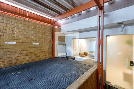 Garagem de casa à venda com 2 quartos, 90m² em Parque Vitória, São Paulo