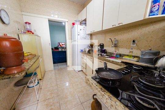 Cozinha de casa à venda com 2 quartos, 315m² em Alto Barroca, Belo Horizonte