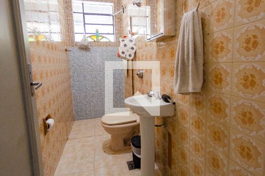 Banheiro 1 de casa à venda com 2 quartos, 315m² em Alto Barroca, Belo Horizonte