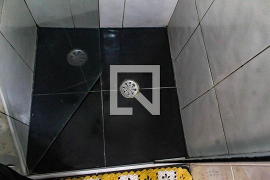 Banheiro de apartamento para alugar com 1 quarto, 64m² em Balneário Cidade Atlântica, Guarujá
