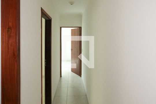 Corredor de casa para alugar com 3 quartos, 160m² em Jardim Sapopemba, São Paulo