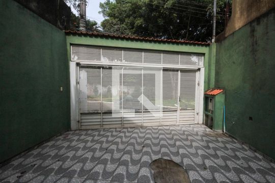 Garagem de casa para alugar com 3 quartos, 160m² em Jardim Sapopemba, São Paulo