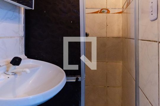 Banheiro de apartamento para alugar com 2 quartos, 33m² em Engenho Velho da Federacao, Salvador