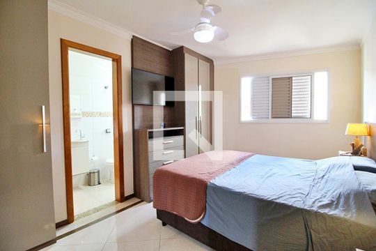 Suíte 1 de casa à venda com 2 quartos, 60m² em Utinga, Santo André