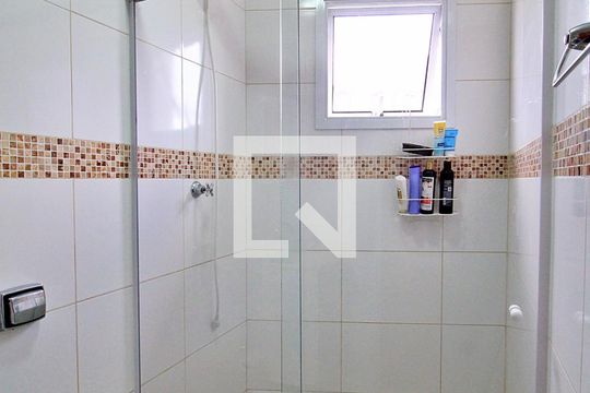 Banheiro da Suíte de casa à venda com 2 quartos, 60m² em Utinga, Santo André
