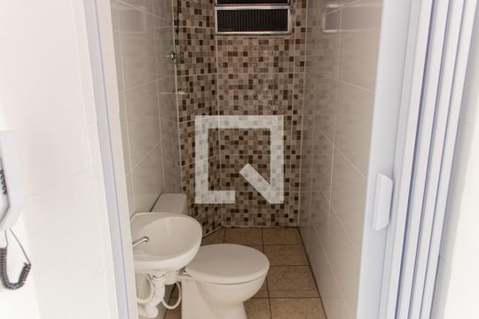 Banheiro  de apartamento para alugar com 1 quarto, 30m² em Vila Pereira Barreto, São Paulo