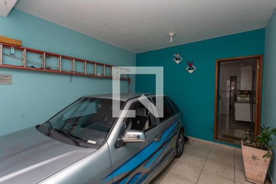 Garagem  de casa à venda com 2 quartos, 144m² em Conceição, Diadema