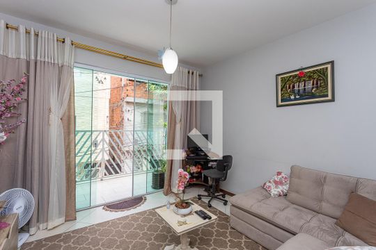 Casa à venda com 2 quartos, 144m² em Conceição, Diadema